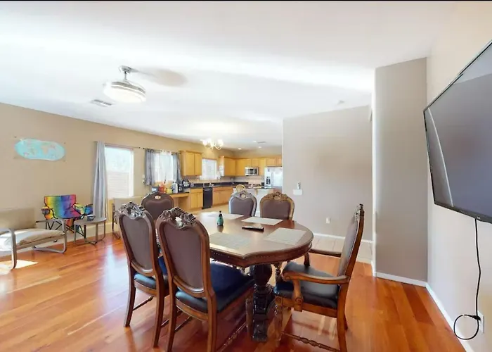 New! Stunning Peaceful Peoria Home - Very Close To Sports Complex